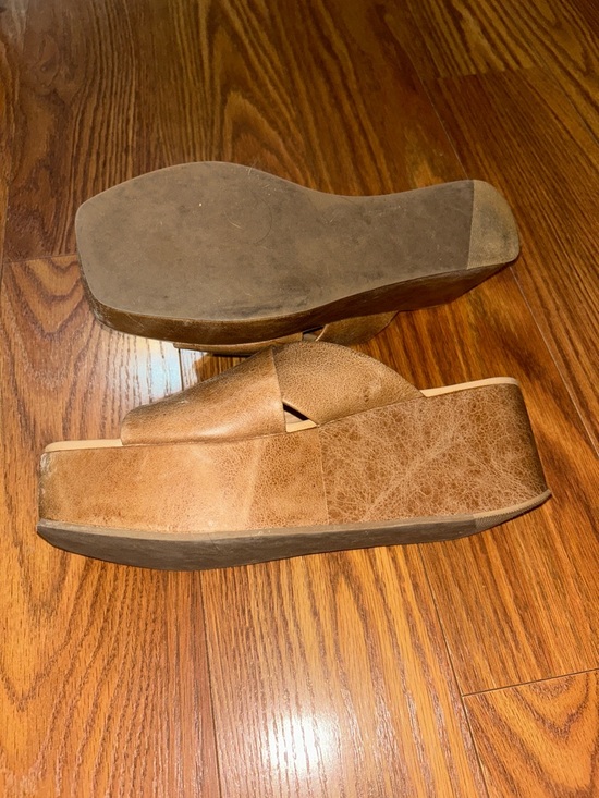 EUC Matisse Holden Light Tan Leather Cushioned Wedge Sandals 10 M Retails $149